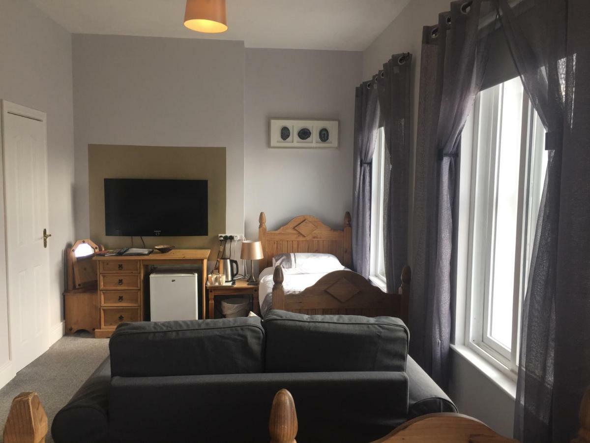 The Keep Guesthouse Carrickfergus Bagian luar foto